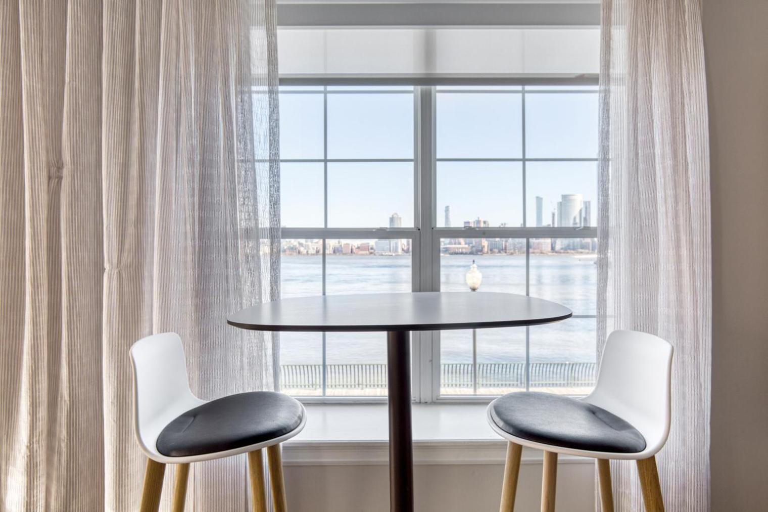 Jersey 2br W Wd Gym Elevator Nr Path Nyc-673