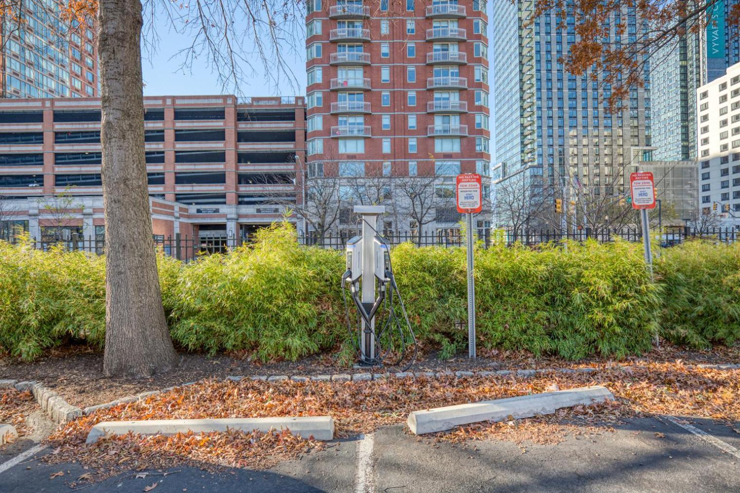 Jersey 2br W Wd Gym Elevator Nr Path Nyc-673 * New York